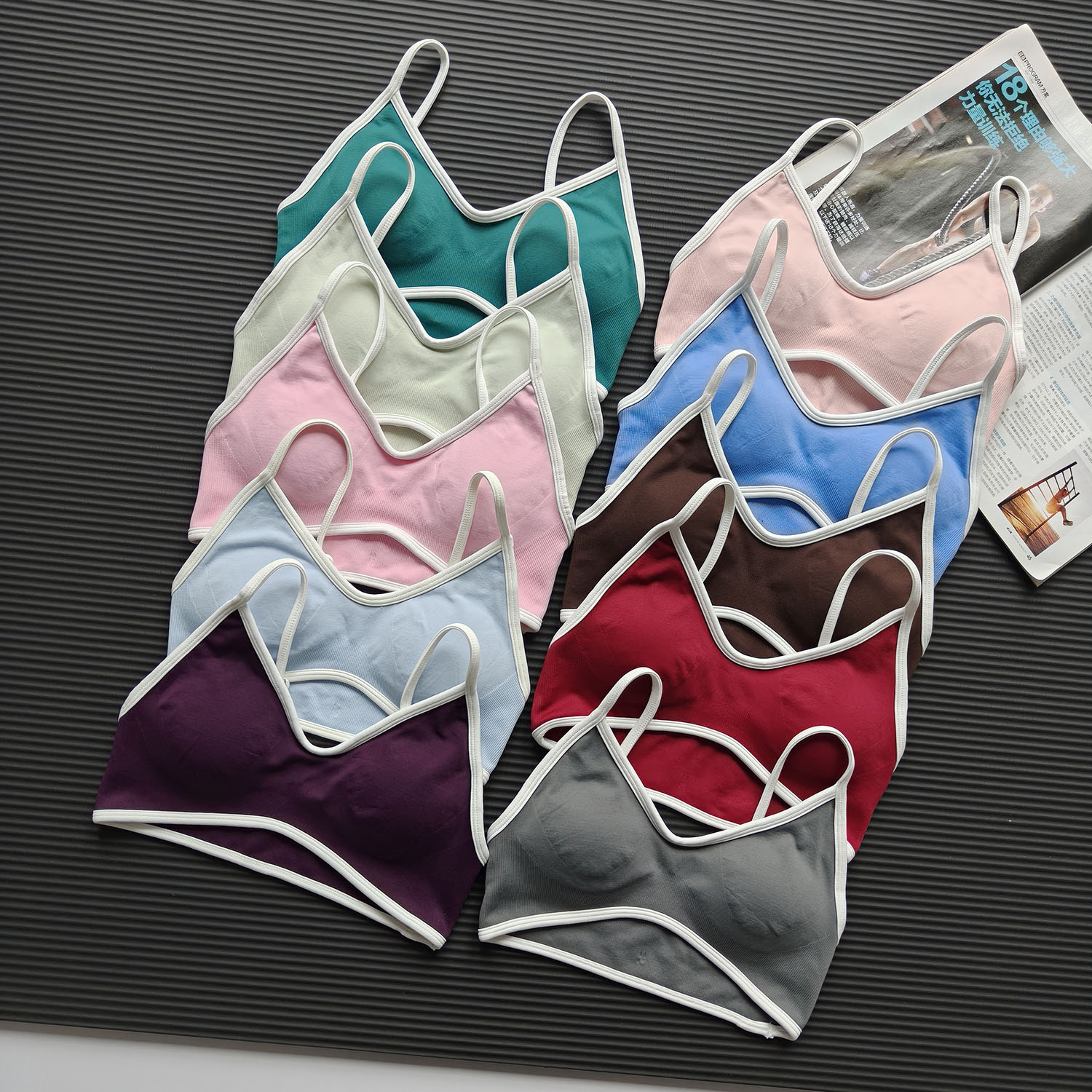 Contrast Color Women's Seamles - Sports Bra High Impact review and price